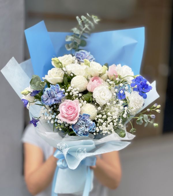 客製玫瑰花束系列 韓式花束,玫瑰花束,韓式包裝美學,奶茶色包裝,拒絕傳統包裝,花束傳情花束,台中花店代客送花~鴻花花店代客送花全程保密 珍惜所託,猶如親送