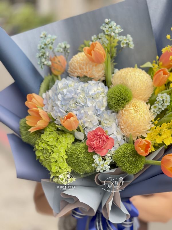 客製花束(客製花束請先預訂喔) 無敵超大花束,韓式花束,玫瑰花束,韓式包裝美學,奶茶色包裝,愛馬仕橘包裝,黑色包裝,拒絕傳統包裝,花束傳情花束,台中花店代客送花~鴻花花店代客送花全程保密 珍惜所託,猶如親送