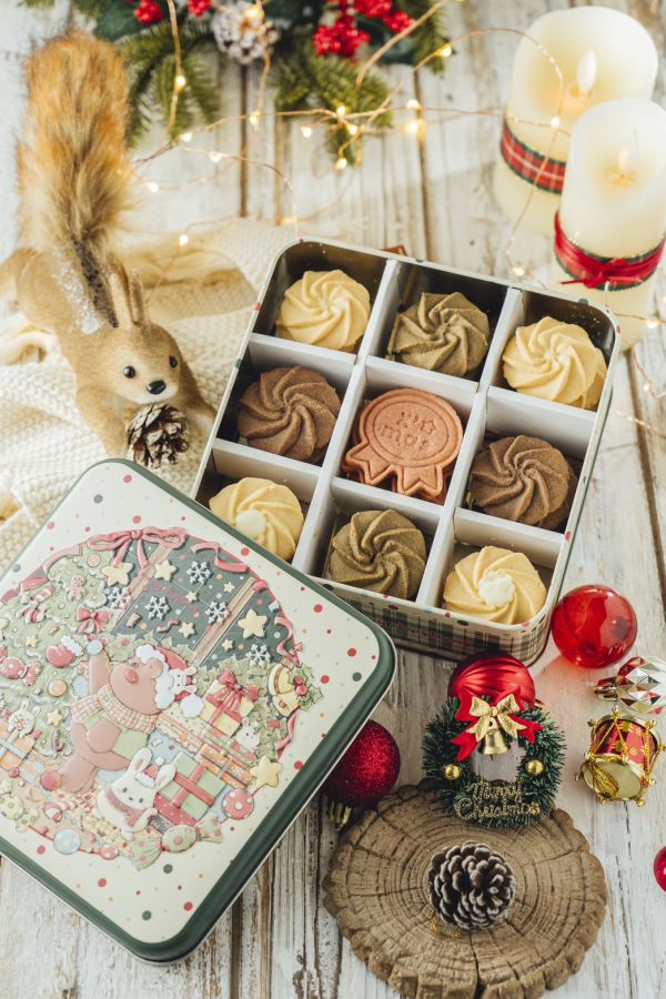 聖誕限定-綜合曲奇九宮格餅乾 曲奇九宮格餅乾關鍵字

曲奇九宮格

曲奇餅乾

九宮格餅乾

手工曲奇

餅乾禮盒

送禮推薦

聖誕禮盒

聖誕交換禮物

手工餅乾

原味曲奇

可可曲奇

桂花烏龍曲奇

金沙牛奶餅乾

蔬菜造型餅乾

Chu啾Cooking