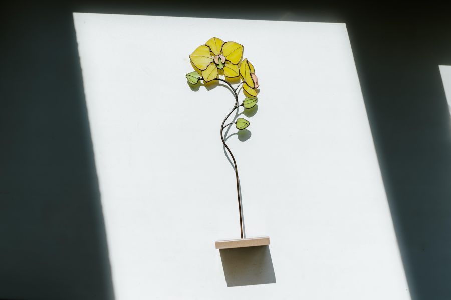 黃蘭花︱陽光捕手(底座) 捉光擺飾,居家裝飾,窗戶掛飾,捕夢者,花藝裝飾,陽光捕手,鑲嵌玻璃,情人節禮物,北歐風,花店,母親節禮物