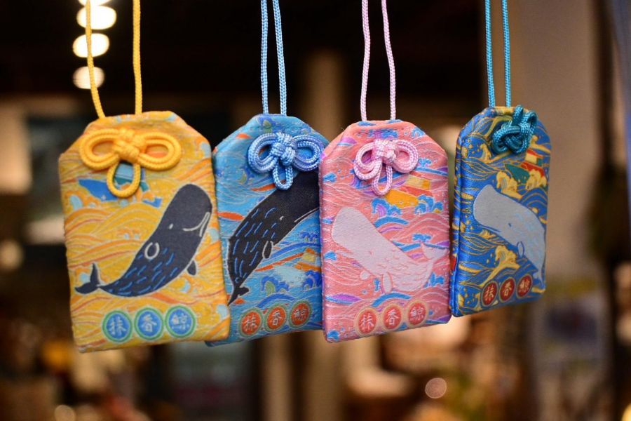 多羅滿鯨豚御守 