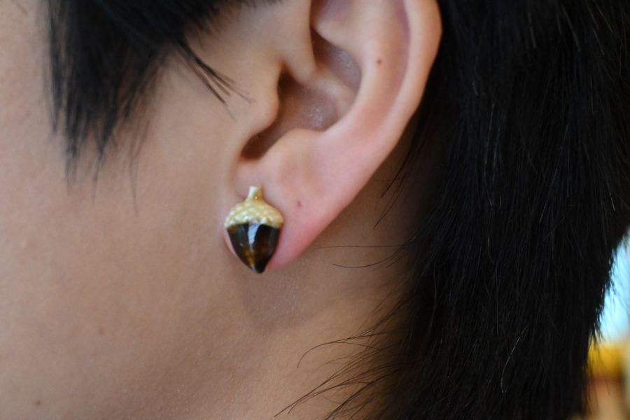 瓷器耳針(一對)_松果 