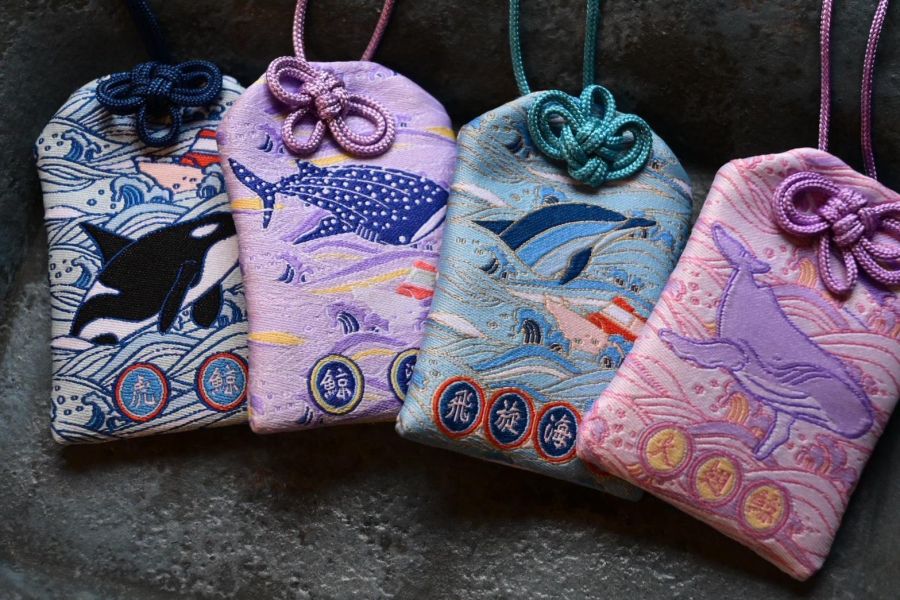 多羅滿鯨豚御守 