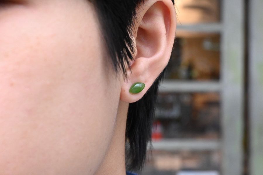 臺﻿灣玉耳釘(一對) 