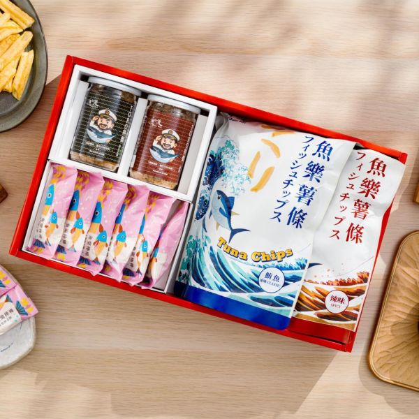 You & Seafood Companion Gift Box You and Seafood Companion Gift Box, seafood snack gift box, fish snack fries, fish floss, fish snack sticks, toro fish floss, salmon floss, tuna floss, Taiwanese snacks, seafood snacks, gift set, snac