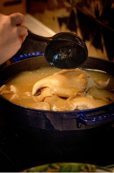 豪華魚翅燉雞湯 (五星級手掌大魚翅10片) (10人份單品) 