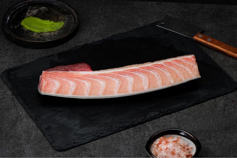 南方黑鮪魚 大腹(帶皮) (300g±10%/包) #南方黑鮪魚 #黑鮪魚大腹 #黑鮪魚帶皮 #鮪魚炙燒 #海中和牛 #鮪魚大腹丼 #頂級海鮮 #黑鮪魚料理 #鮪魚煎烤 #大腹魚肉
