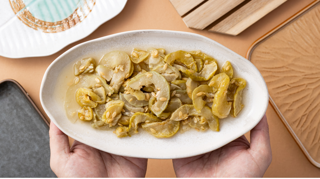 手工酸瓜 (160g/包) 手工酸瓜、酸瓜、糖醋酸瓜、開胃小菜、酸甜漬物、手工醃瓜、便當配菜、酸瓜罐頭、職人手作、家常開胃菜、酸脆小黃瓜、酸瓜料理、涼拌酸瓜、解膩小菜、傳統醃漬品