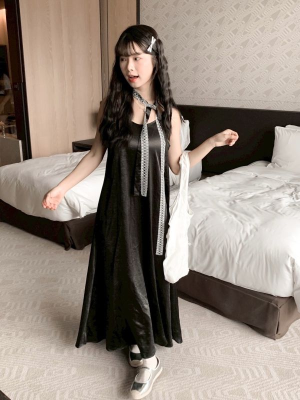 訂做款 女主角自帶光芒 緞面綁帶長洋裝 