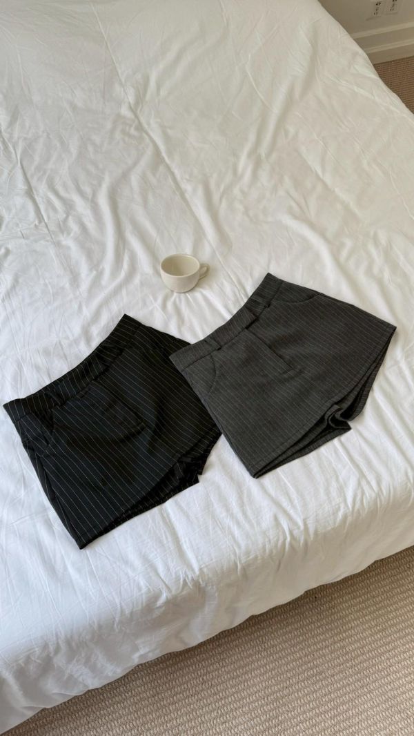 夜色氛圍條紋西裝短裙 顯腿長高腰版型 修身顯瘦 辣妹百搭裙（2色） 