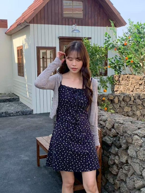 歐式小鎮日常 碎花細肩背心＋柔霧短版罩衫兩件套 