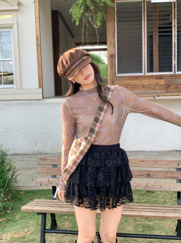 蝶舞微光 刺繡上衣 韓系蝴蝶刺繡透膚打底衫 小隻女孩氣質長袖 百搭內搭（3色） 