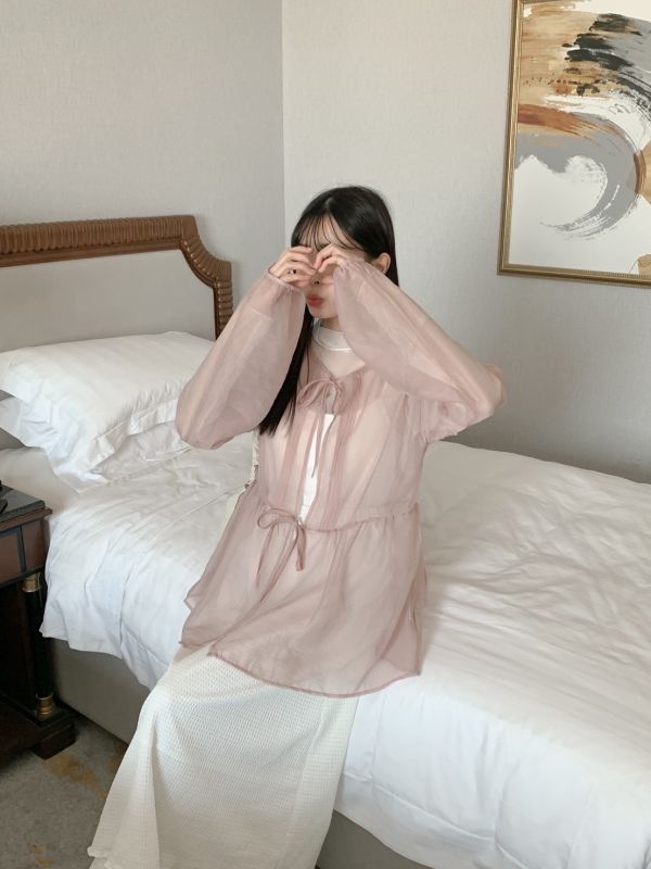 緞面浪花2.0 微光澤澎澎袖綁帶罩衫 (3色) 