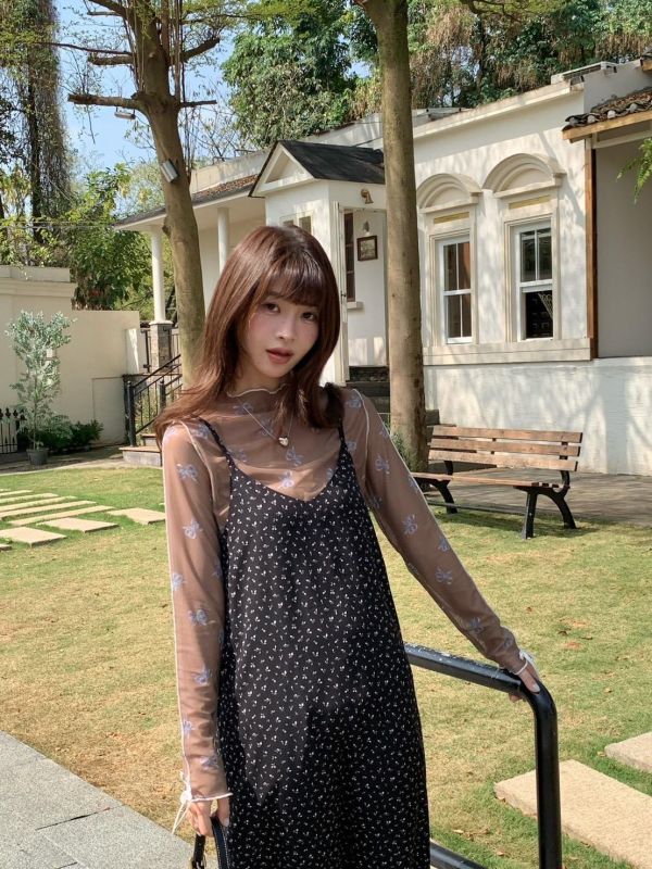 巴黎花園 吊帶洋裝 韓系碎花細肩帶長洋裝 百搭內搭洋裝 春日氣質洋裝（2色） 