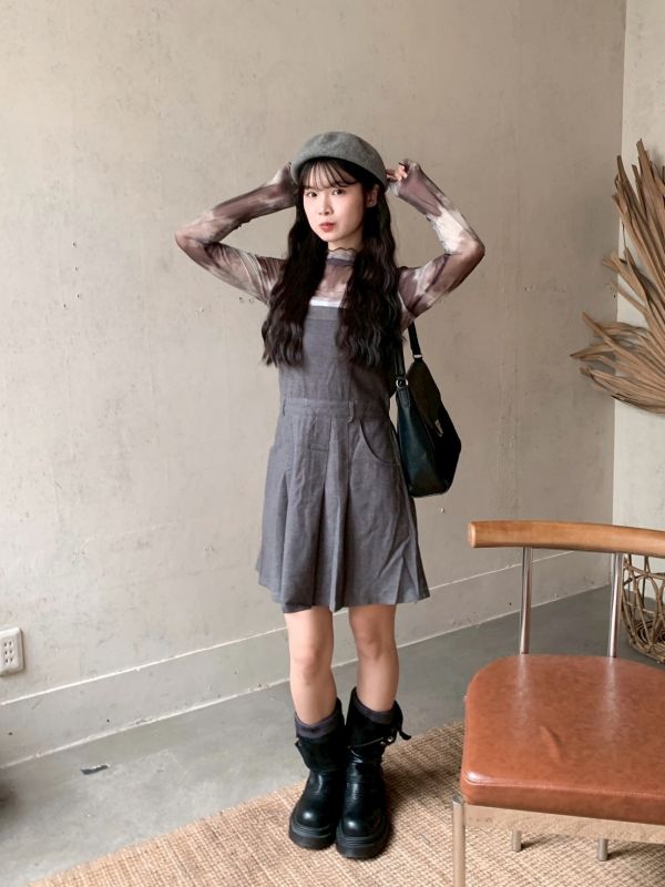 文藝少女筆記 低調後鬆緊吊帶短洋裝 