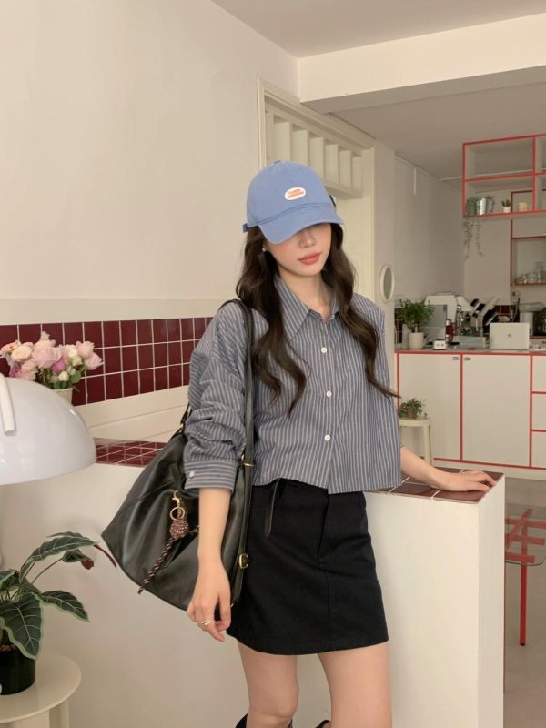 弘大慵懶條紋襯衫 條紋層次短版襯衫 韓系前短後長設計 （2色） 