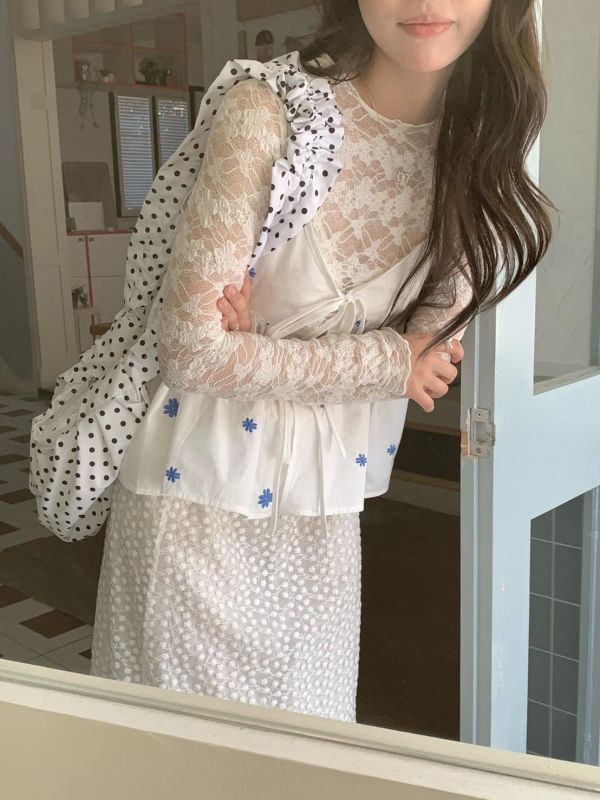 清晨花朵綁帶背心 刺繡花朵細肩背心 韓系甜感綁帶小可愛（2色） 