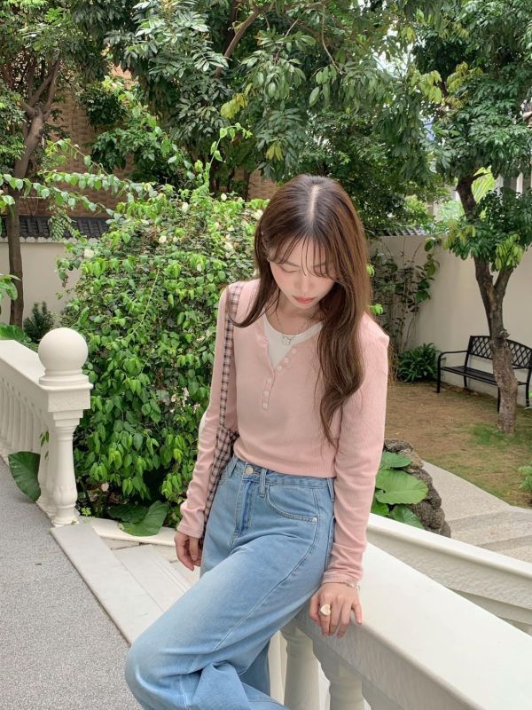 櫻草山漫步 假兩件層次短版上衣（2色） 