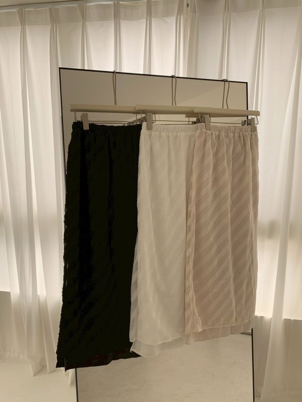 輕鬆優雅 毛絨感光澤直筒半裙 開衩設計長裙（3色） 