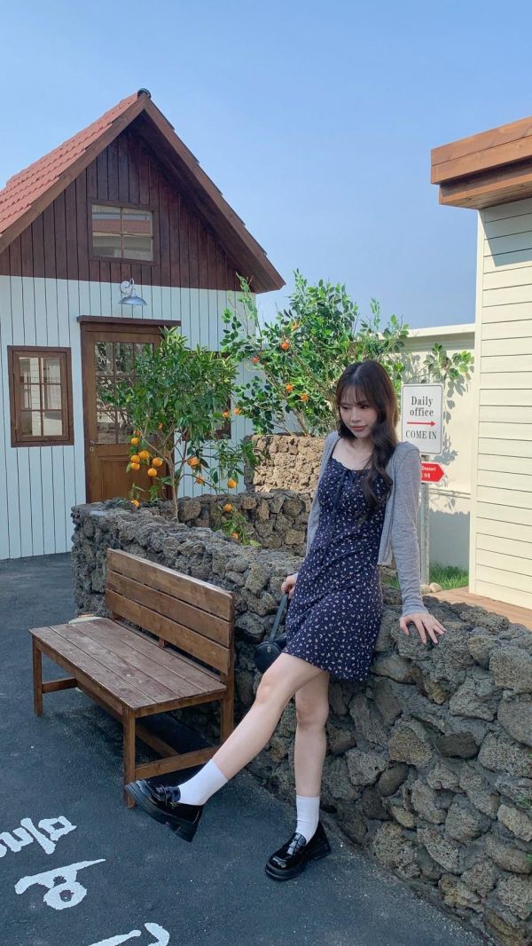 歐式小鎮日常 碎花細肩背心＋柔霧短版罩衫兩件套 