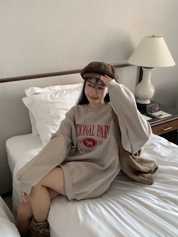 楓糖少女 寬鬆刺繡Over size大學T 