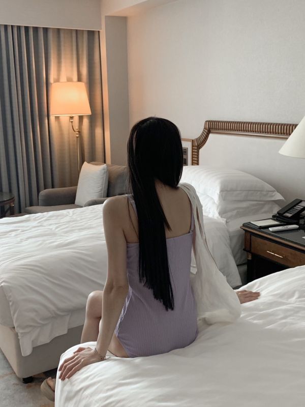 紫色的浪漫 鬱金香連身泳裝 