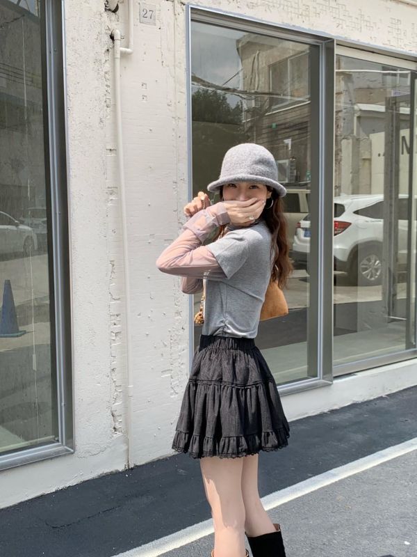 剛剛好的腿長比例 花花短裙 