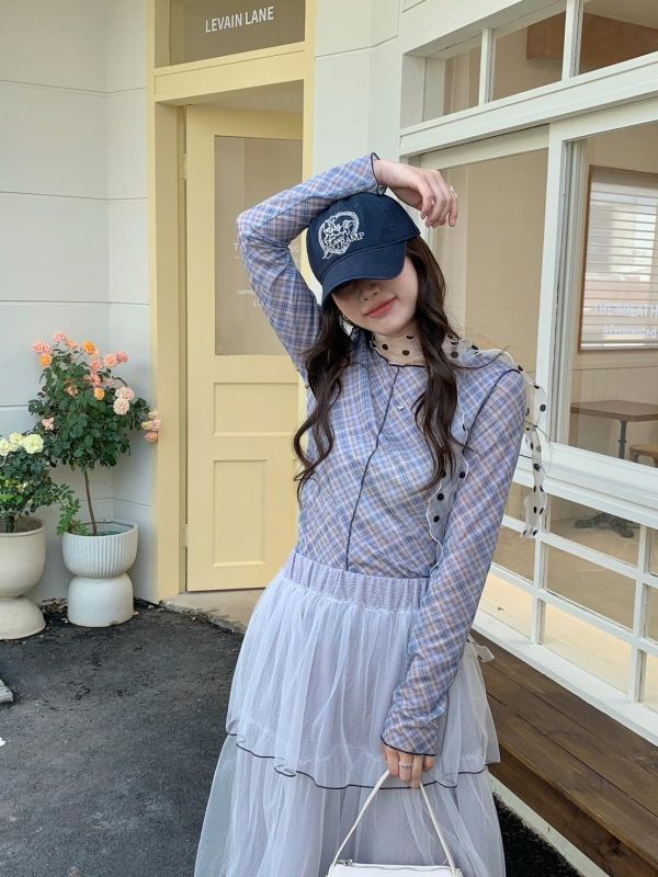 歐系少女層次感 格紋透膚長袖 木耳邊打底上衣（3色） 