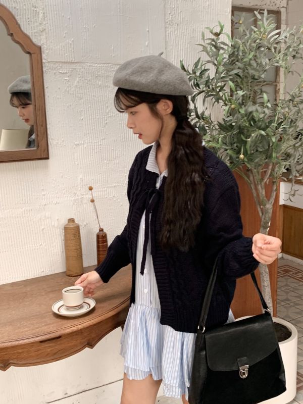 韓系浪漫日常 溫暖綁帶毛衣罩衫 