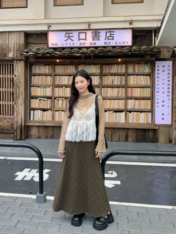 秋日蕾絲花園 立體花朵細肩帶背心 透膚蕾絲娃娃上衣 韓系層次疊穿背心 (2色） 