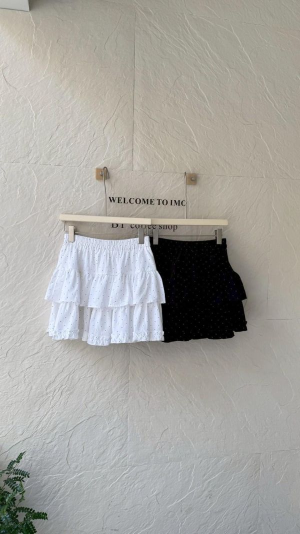 奶霜點點蛋糕短裙 韓系高腰顯瘦 層次荷葉裙 小辣感短裙 百搭春裝（2色） 