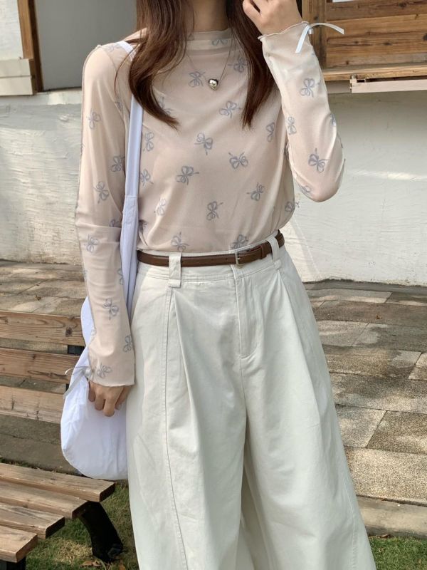 蝶舞微光 刺繡上衣 韓系蝴蝶刺繡透膚打底衫 小隻女孩氣質長袖 百搭內搭（3色） 