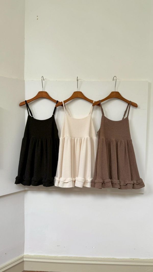 巴黎甜霧 娃娃背心 韓系細肩帶吊帶上衣 蝴蝶結荷葉甜妹背心(3色） 