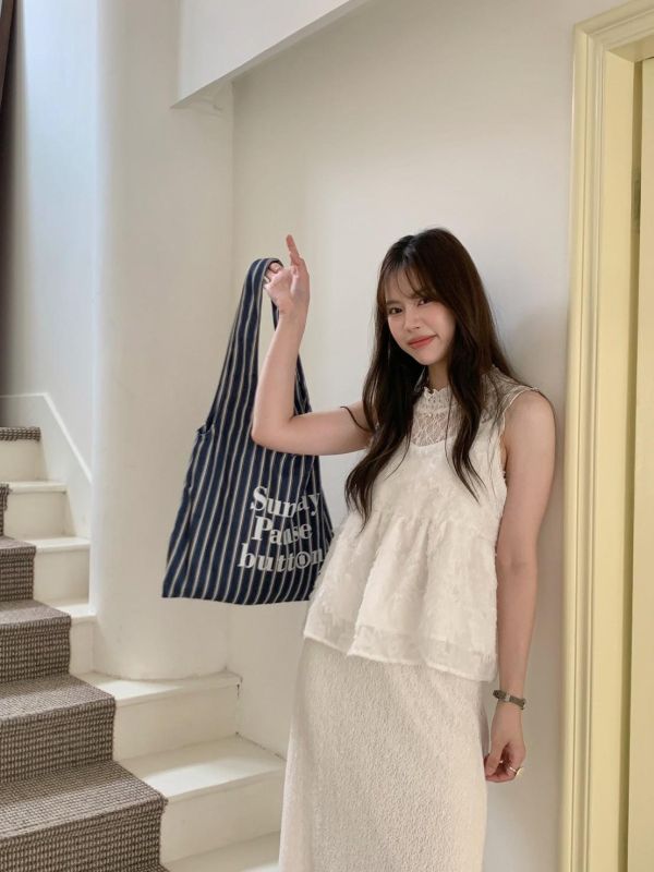 白紗花園午後 立體花紋綁帶背心 微透小性感 輕甜層次感背心（2色） 