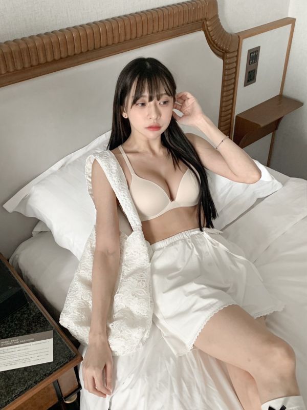 裸感美型系列  幫你偷偷集中的無痕涼感內衣 (3色) 