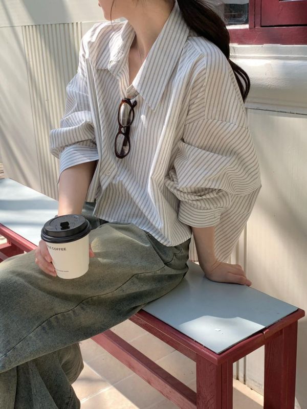 弘大慵懶條紋襯衫 條紋層次短版襯衫 韓系前短後長設計 （2色） 