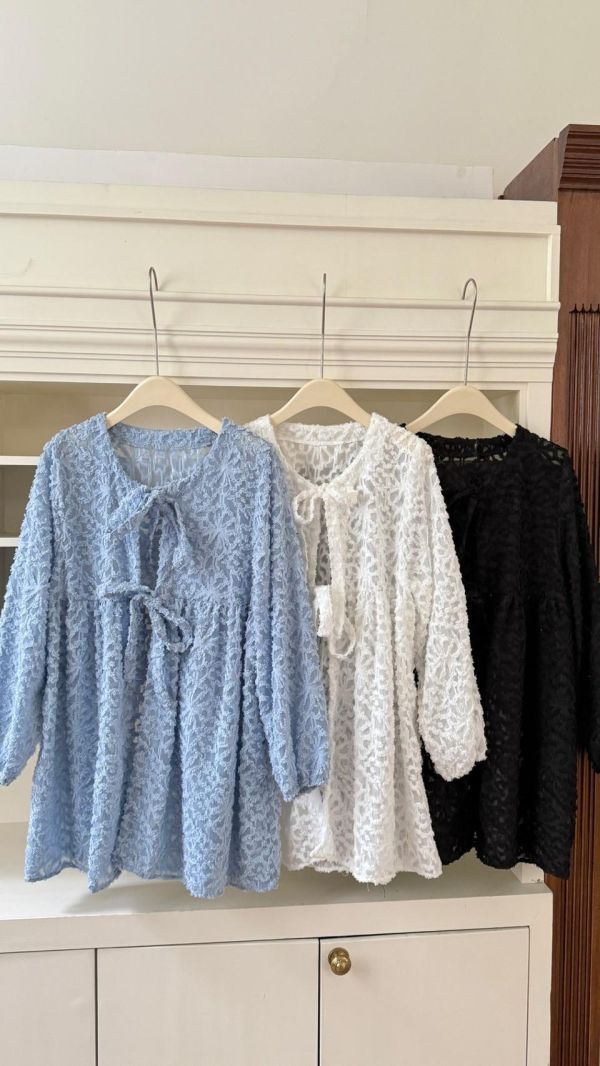 蜜漾晨曦 韓系立體毛毛花花綁帶罩衫 仙女感罩衫 顯瘦不刺癢 春夏秋必備（3色） 