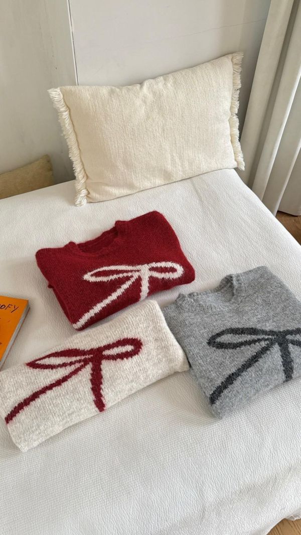 蝴蝶緋語 韓系蝴蝶結毛感針織上衣 可愛不幼稚 顯白配色 柔軟不刺癢 秋冬百搭必收（3色） 