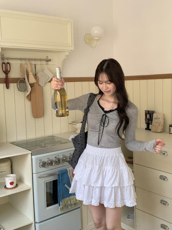 奶霜點點蛋糕短裙 韓系高腰顯瘦 層次荷葉裙 小辣感短裙 百搭春裝（2色） 