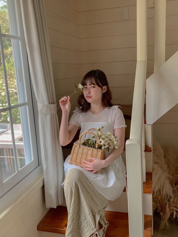 盛夏花季 雙肩綁帶大口袋碎花短洋 