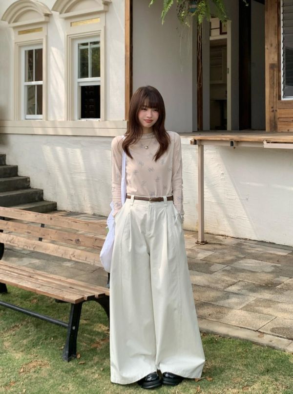 蝶舞微光 刺繡上衣 韓系蝴蝶刺繡透膚打底衫 小隻女孩氣質長袖 百搭內搭（3色） 