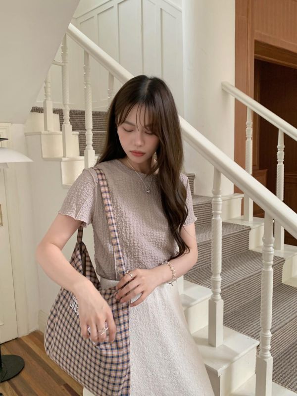 日常柔紋 立體紋理短袖上衣 木耳邊設計 顯瘦百搭素T(4色） 