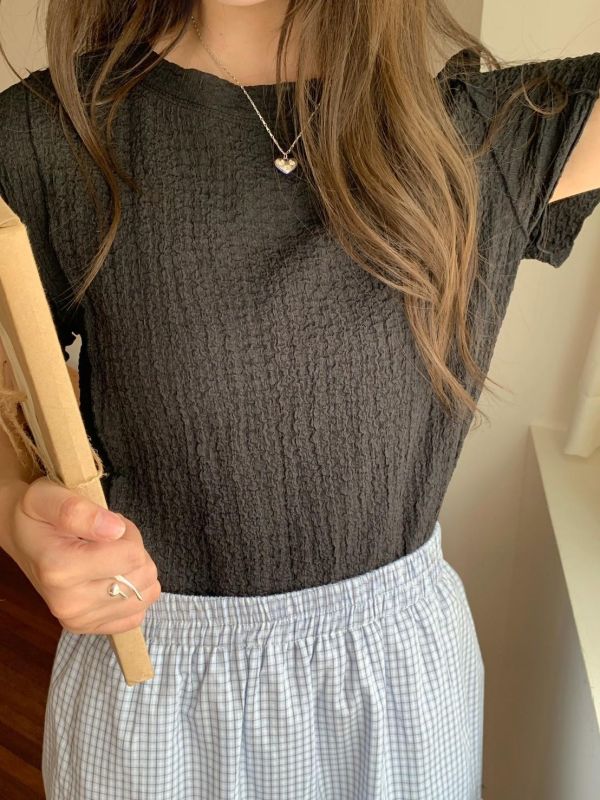日常柔紋 立體紋理短袖上衣 木耳邊設計 顯瘦百搭素T(4色） 