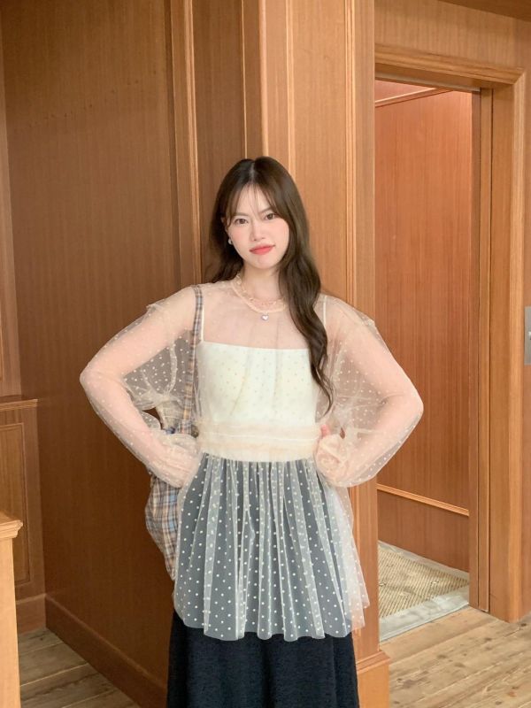 柔霧戀愛濾鏡 點點透紗上衣 層次蛋糕感 微透輕甜長袖上衣（3色） 