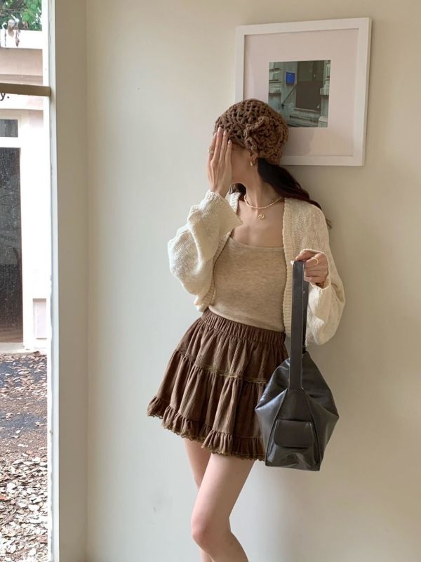 剛剛好的腿長比例 花花短裙 