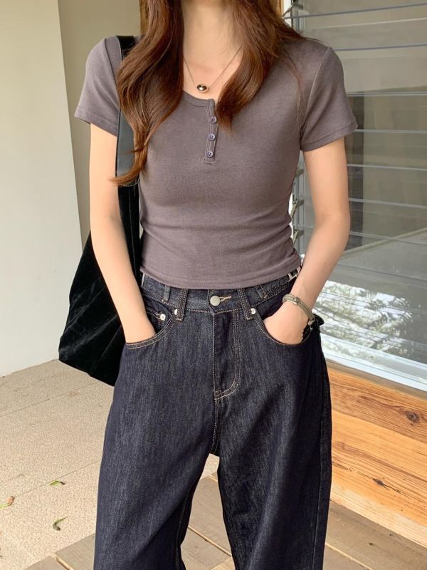 城市日常彈力短版T 韓系顯瘦短袖上衣 女生修身百搭T恤 鈕扣設計短版T （5色） 