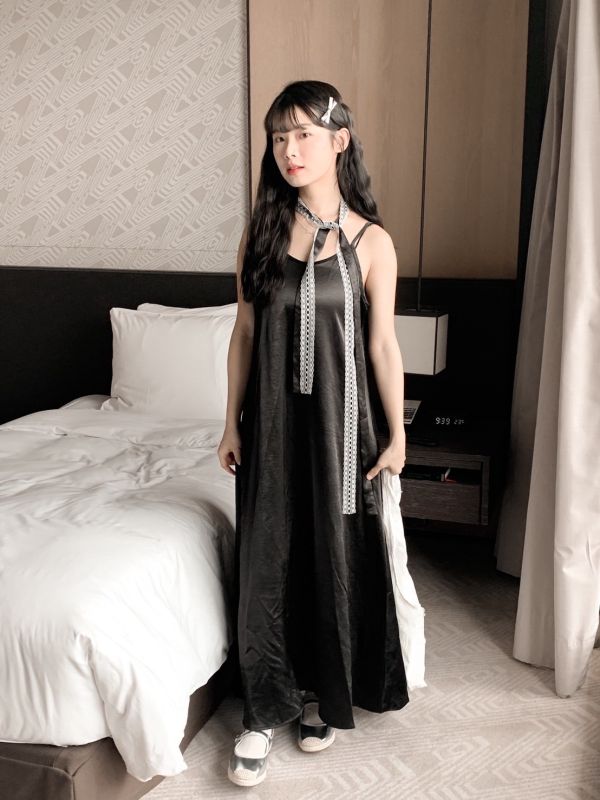 訂做款 女主角自帶光芒 緞面綁帶長洋裝 