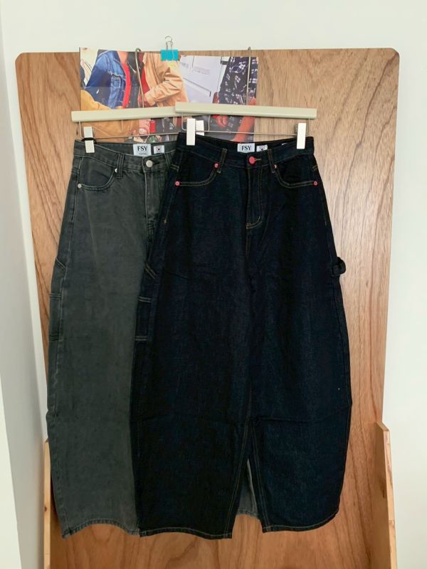 愛心詩篇 立體剪裁彎刀牛仔褲 修飾腿型 （2色） 