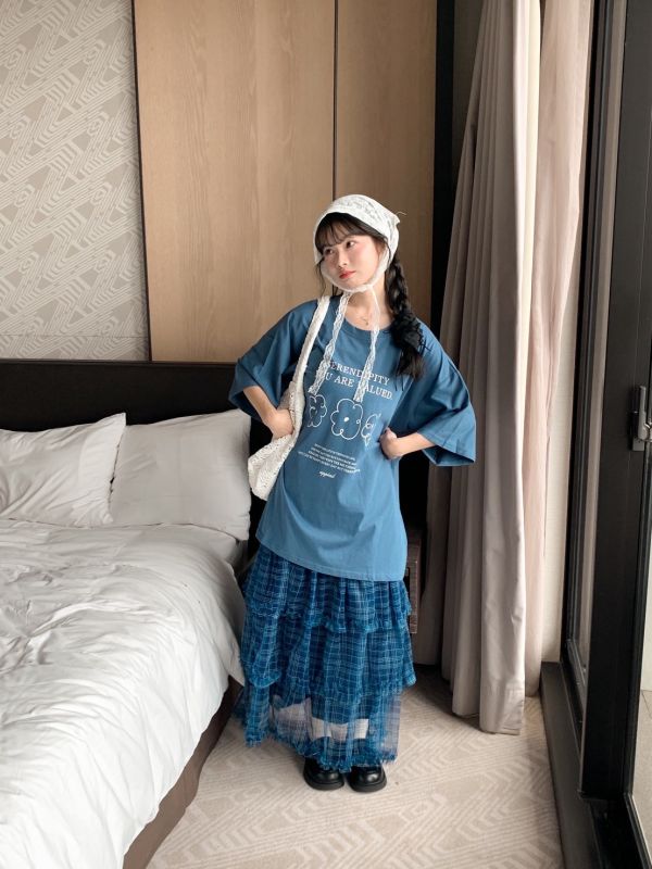 三朵小花極簡風格大Tee 