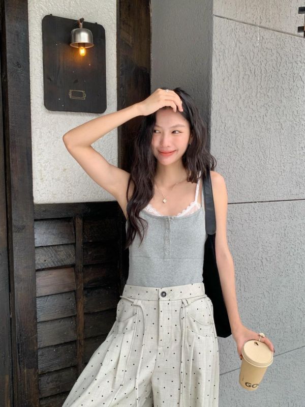 秋日蕾絲小背心 蕾絲拼接細肩帶上衣 前排釦修身內搭 無胸墊背心(3色） 